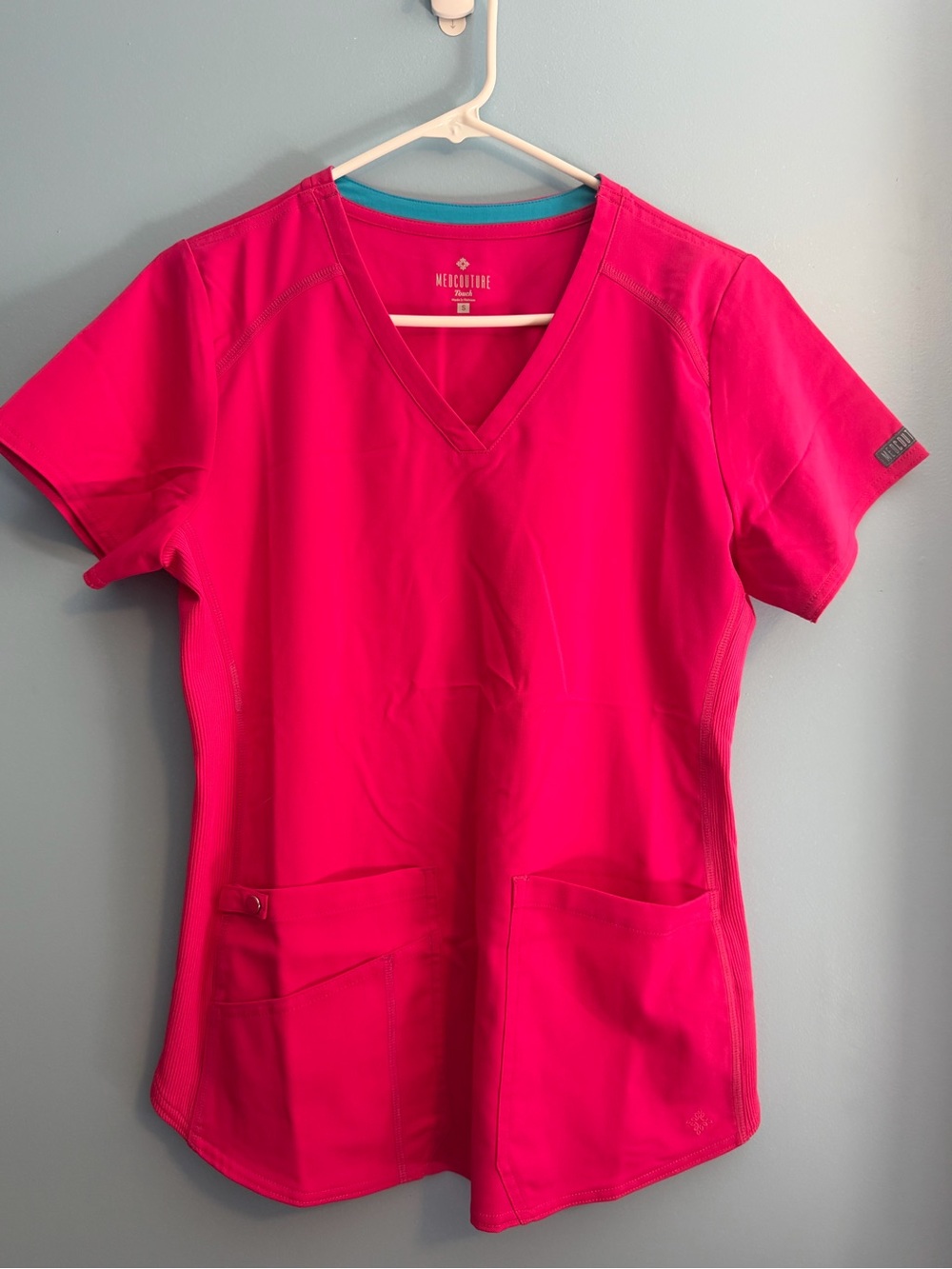 Med Couture Hot Pink Scrub Set|Women’s Small Petite|Jogger Pants|Excellent Cond.